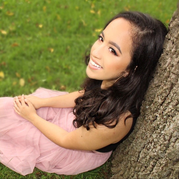 Meet your Posher, Lauren - Picture 1 of 1